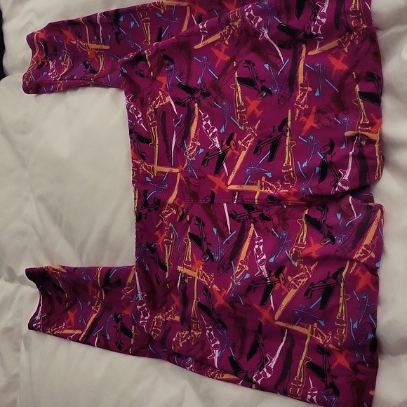 Lularoe tall abd curvy airplane legging - Picture 5 of 6